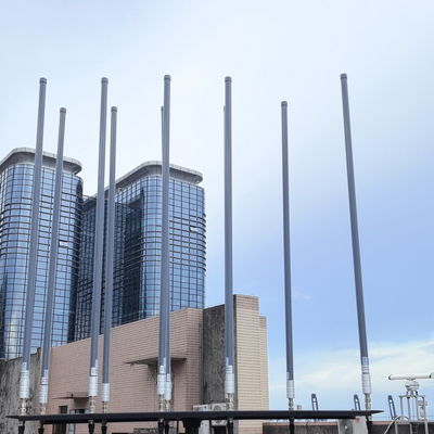 Υψηλής ισχύος αντι-UAV / Anti Drone σύστημα παρεμβολής με 500m έως 2km ακτίνα Jamming εύρος και έως 95% υγρασία αδιάβροχο IP65 για εγκατάσταση σταθμισμένης μονάδας